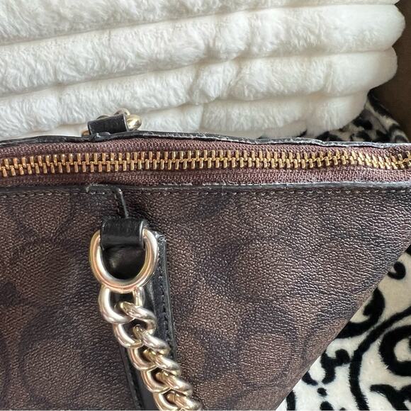 Coach Ava Chain Tote in Black/Brown w/ matching wallet  Coach Ava Chain Tote in Black/Brown w/ matching wallet F23526